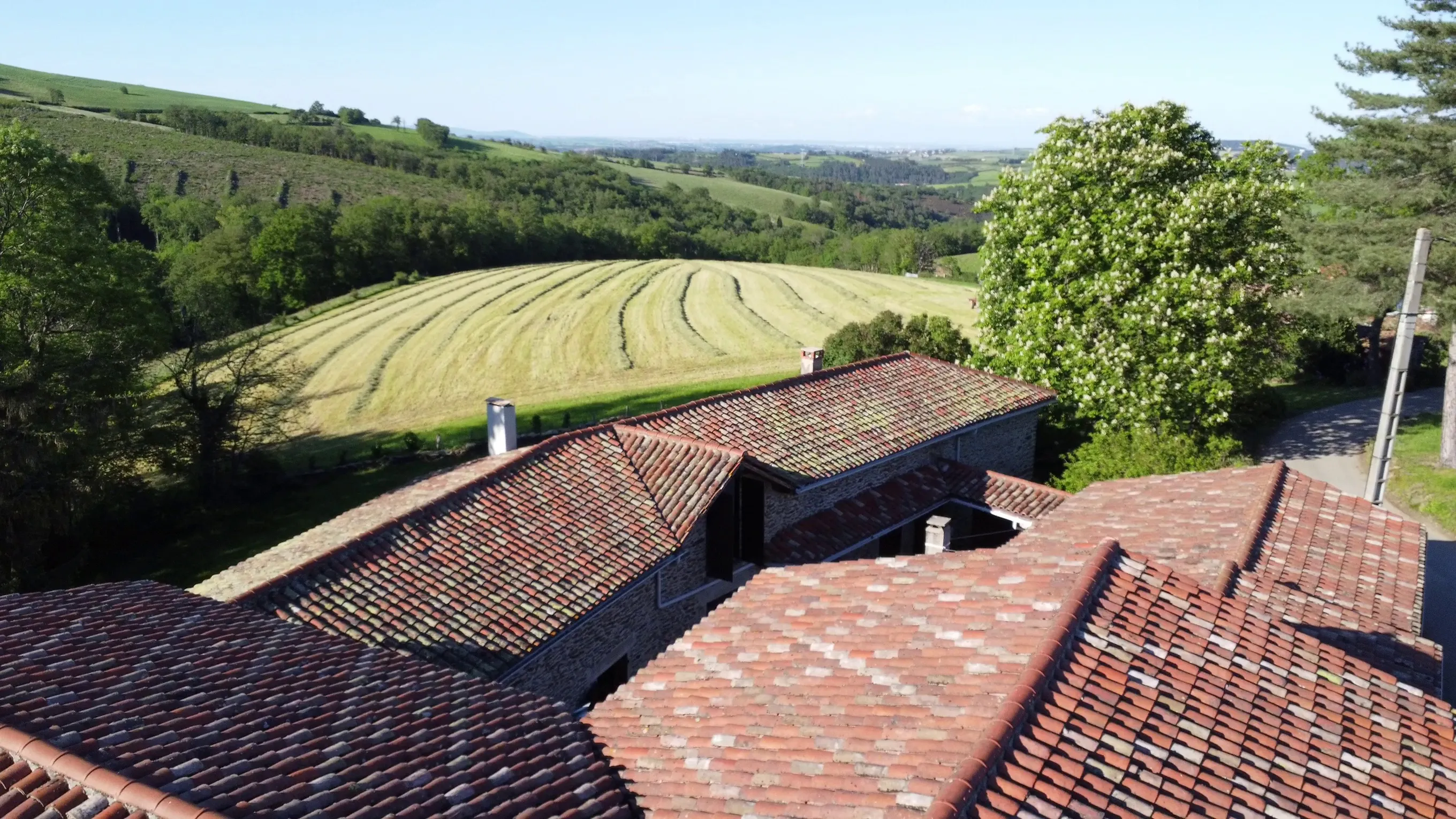 Le hameau de la Balasserie à Longes, environnement du gîte